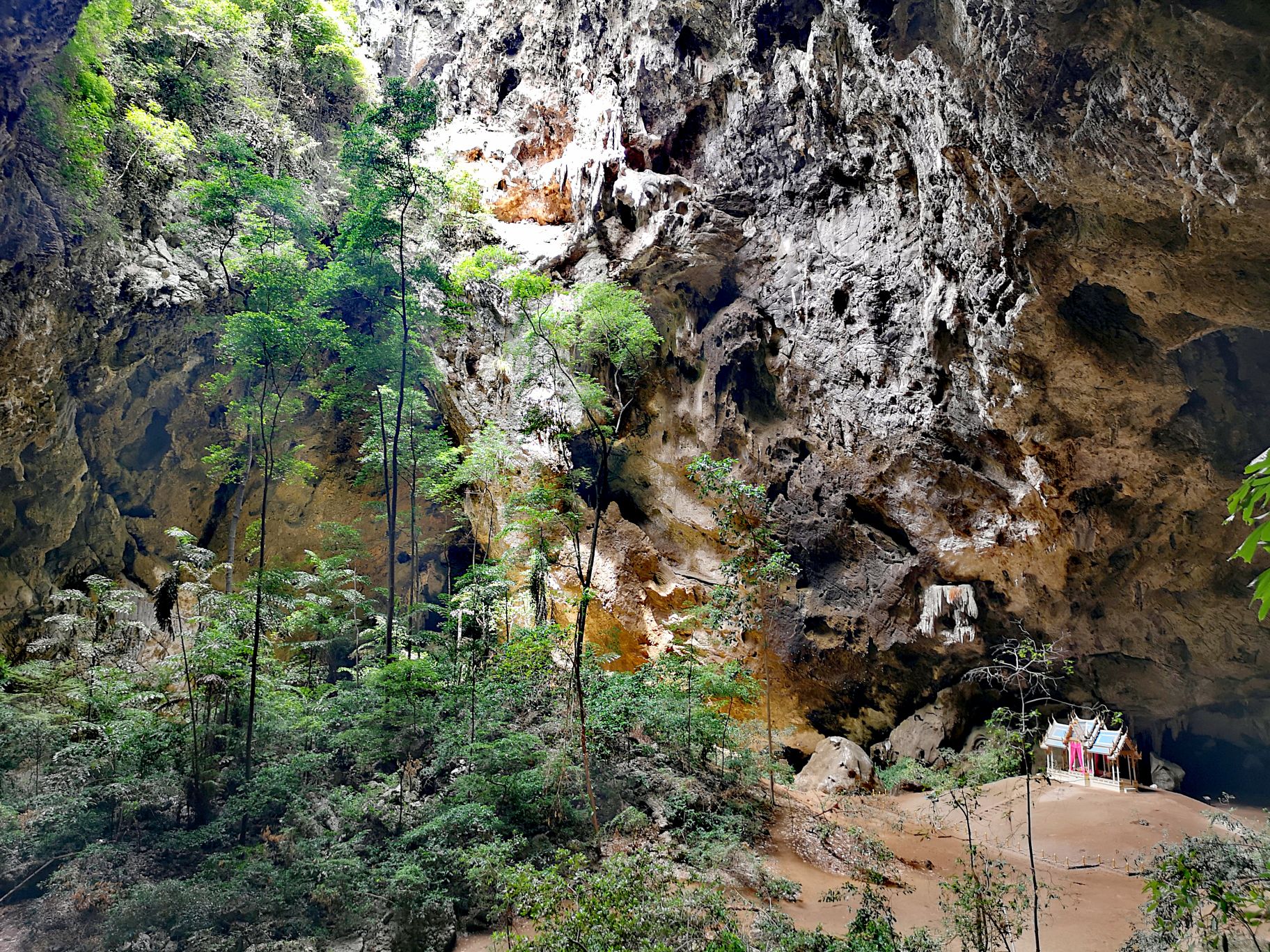 sam roi yot cave