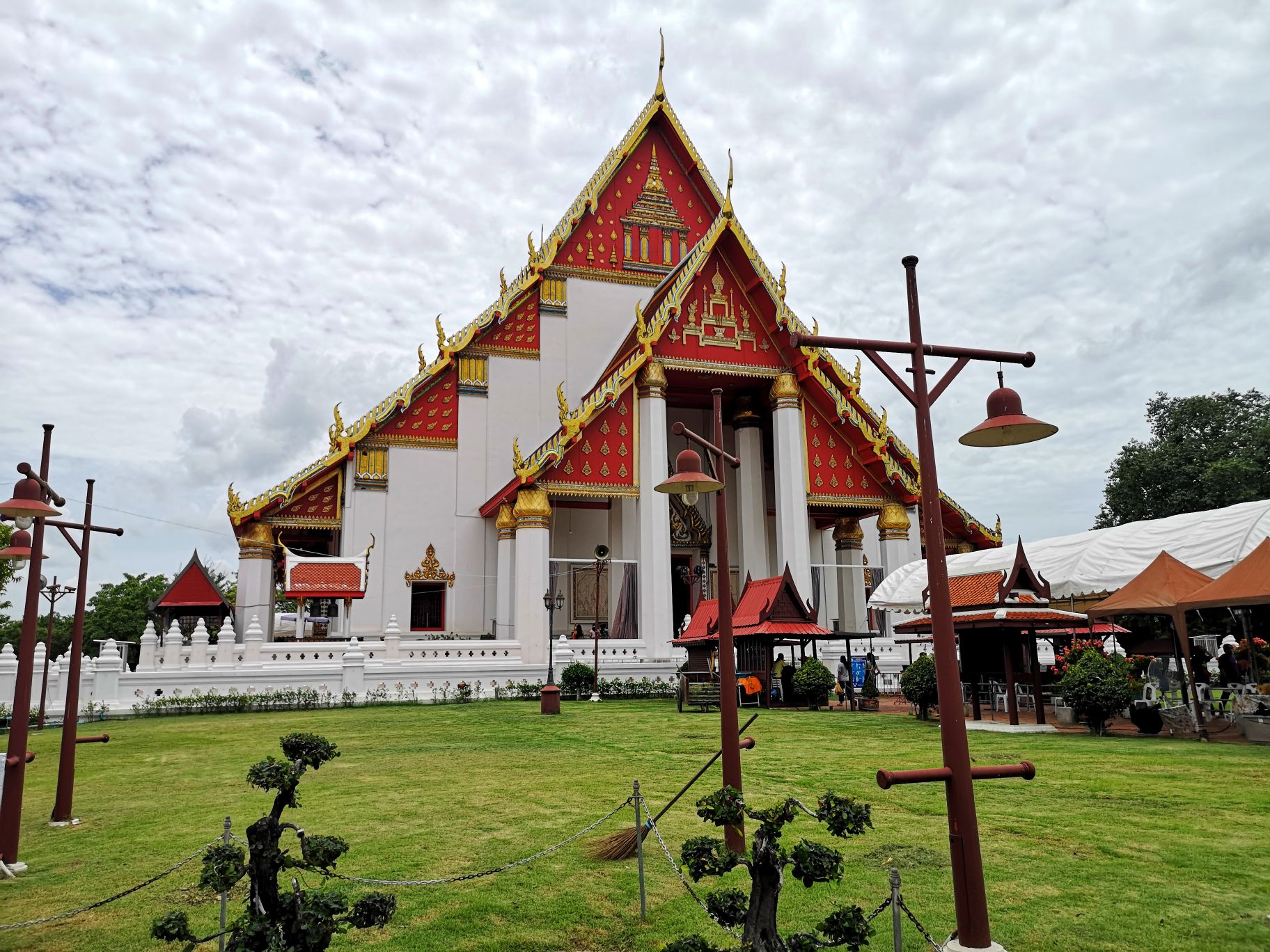 Wihan Phra Mongkhon Bophit