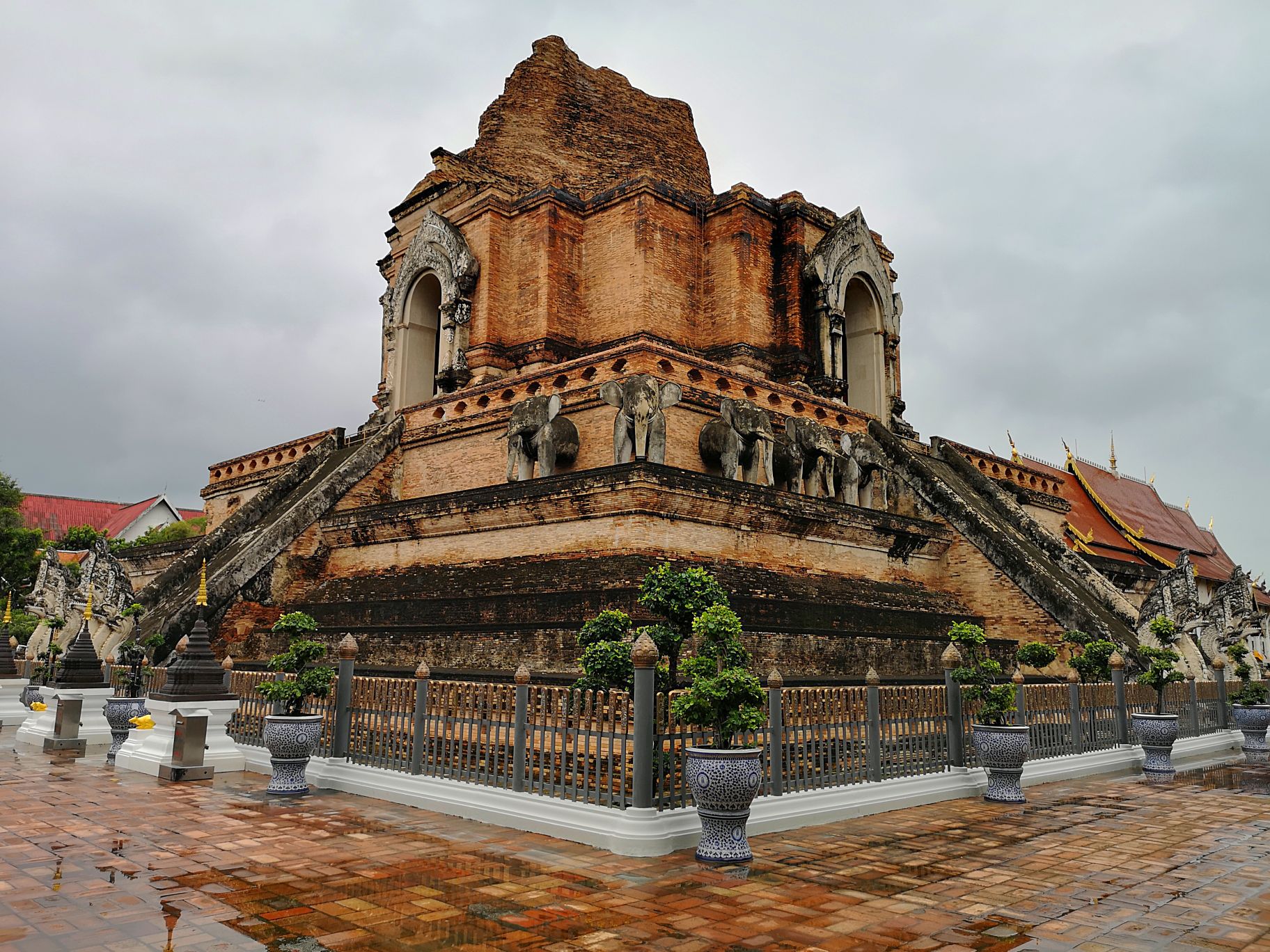 Wat Chedi Luang chiang mai