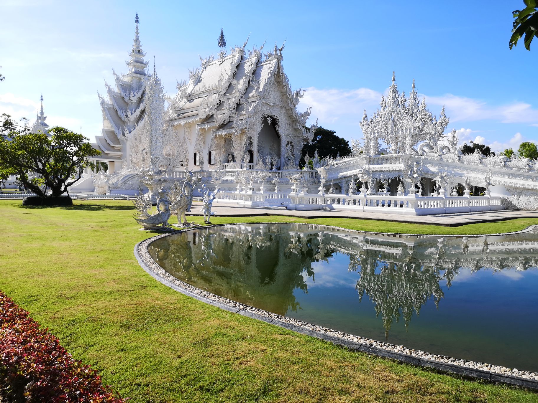 temple blanc triangle d'or
