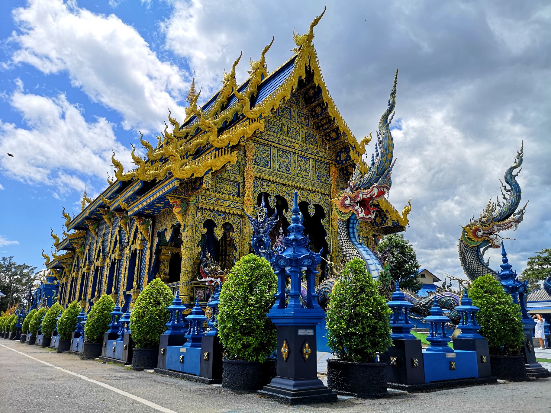 blue temple chiang rai