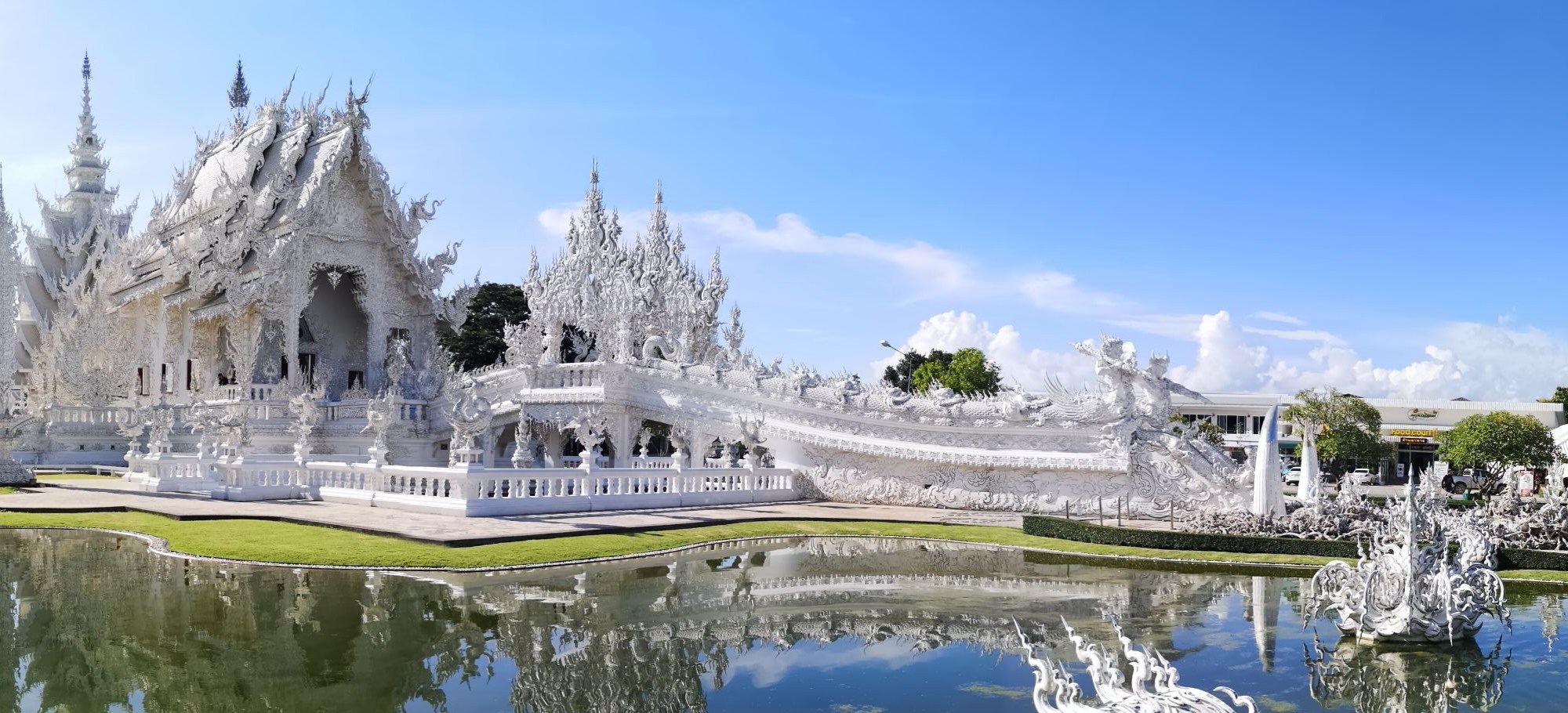 white temple chiang rai