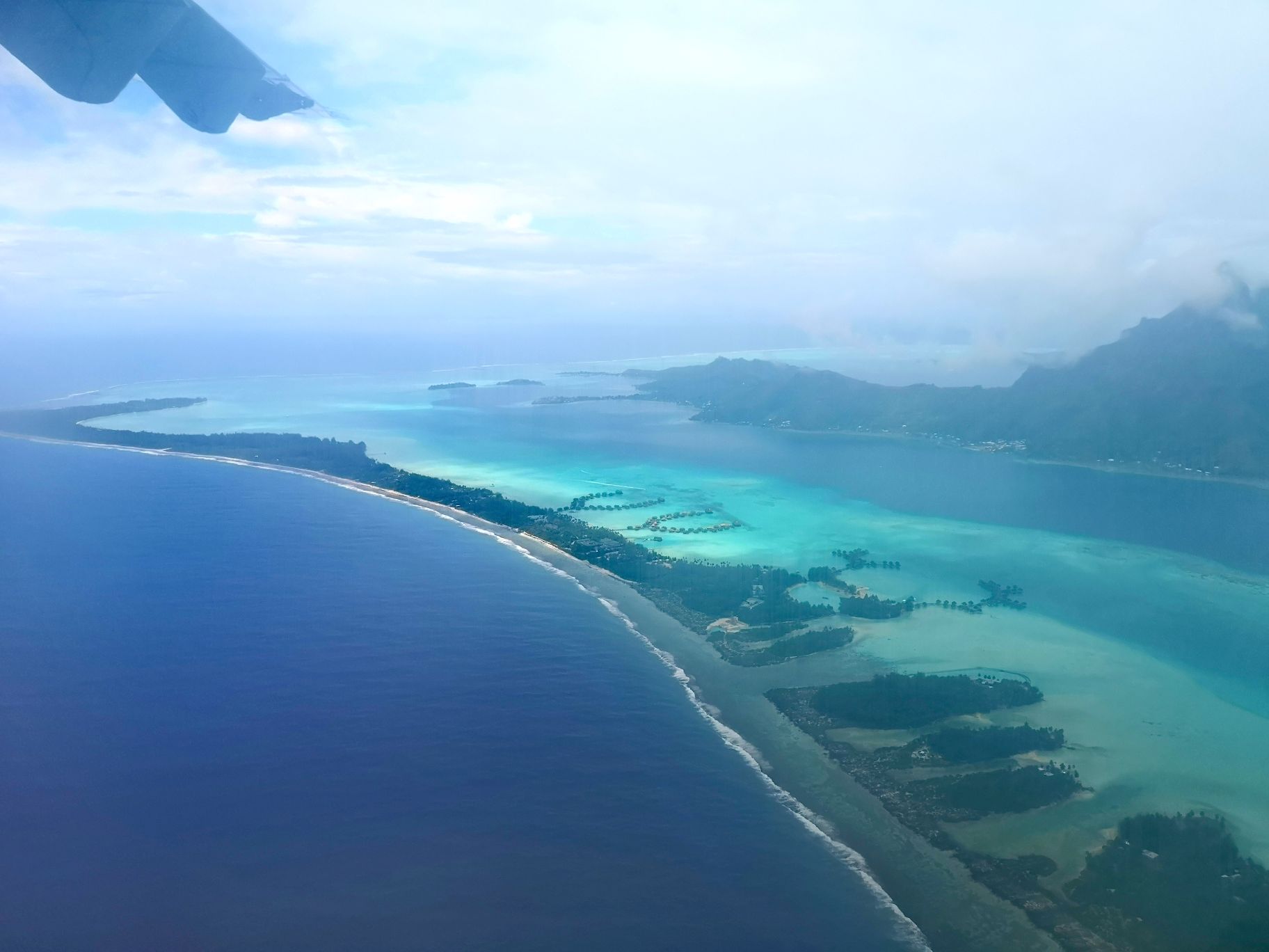 bora bora vue avion resort