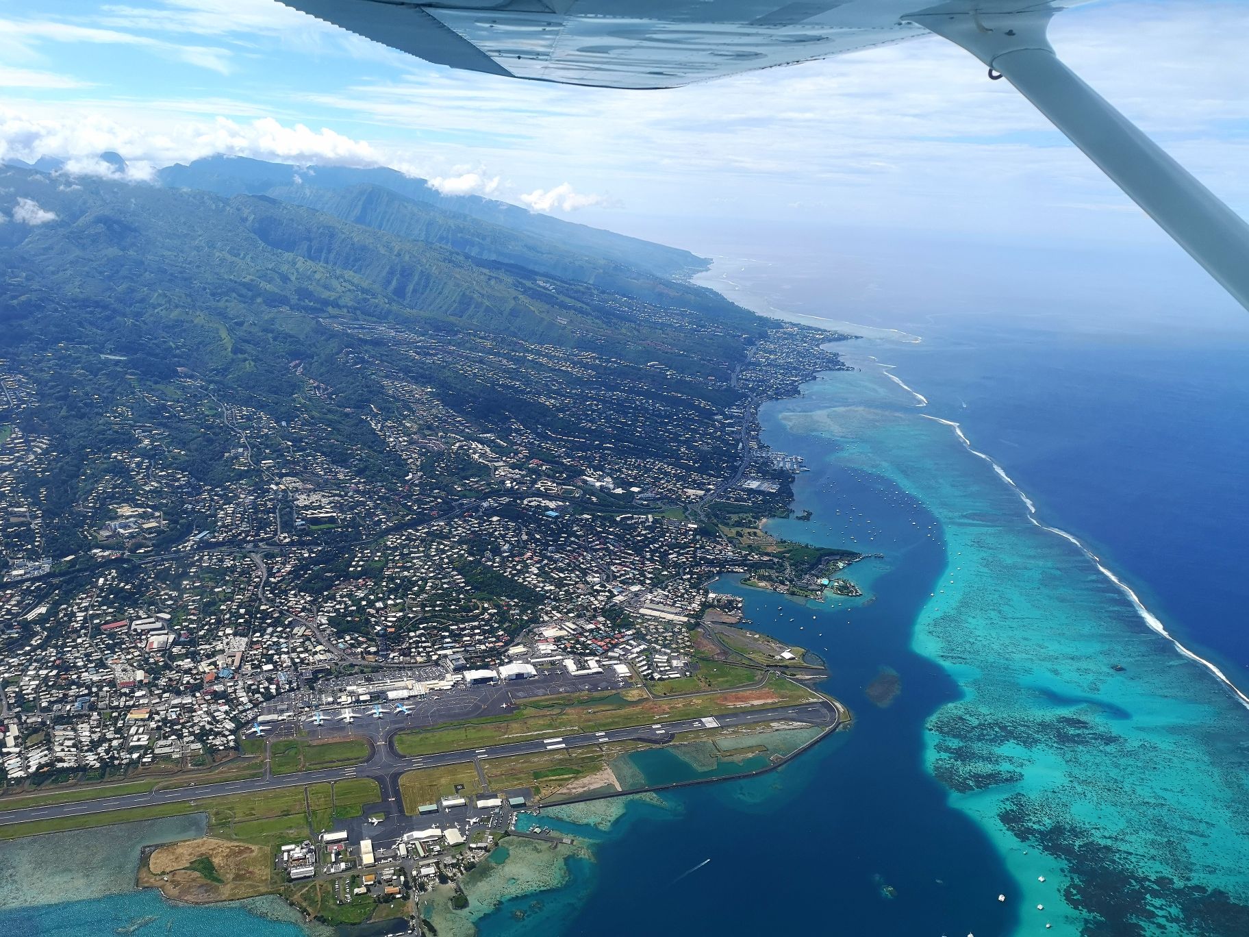 tahiti avion