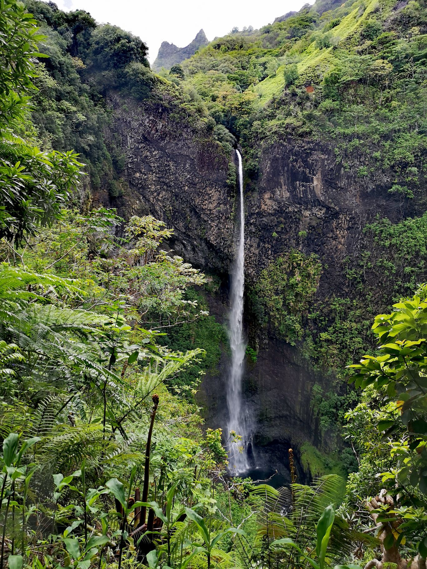 tahiti cascade loti